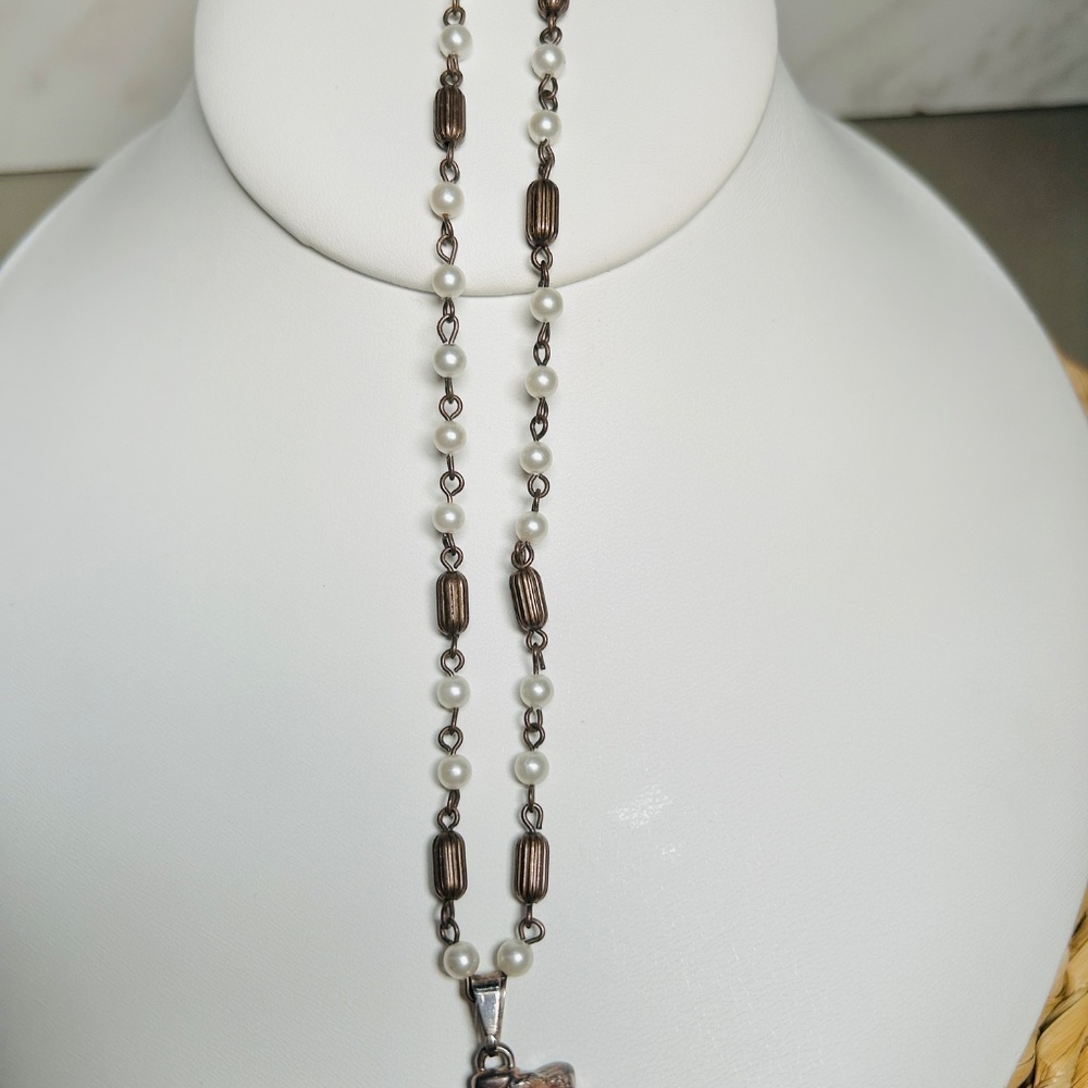 Vintage Quartz Agate Slice, Druzy, Brass Beaded and Faux Pearl Pendant Necklace - Picture 10 of 14